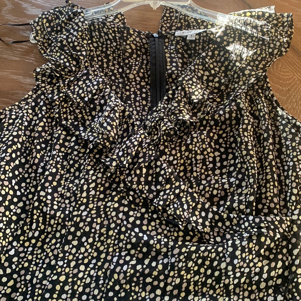 Sandra Darren polka dots dress size 6 with zipper & ruffles